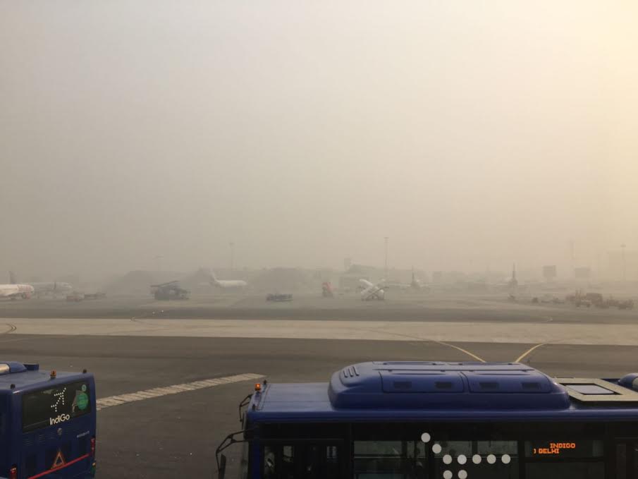 Read more about the article ഡല്‍ഹിയില്‍ കനത്ത മൂടല്‍ മഞ്ഞ് വ്യോമഗതാഗതം തടസപ്പെട്ടു.