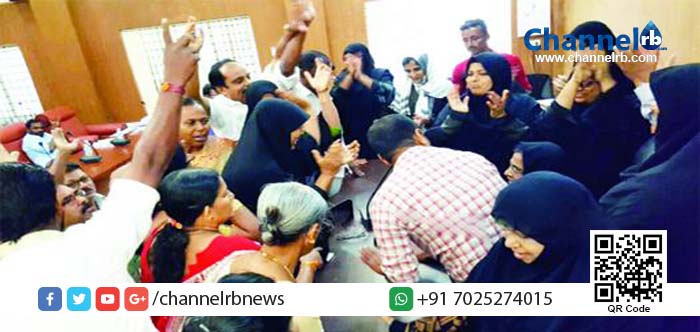 Read more about the article കാസര്‍കോട് നഗരസഭാ  യോഗത്തിൽ കയ്യാങ്കളി.