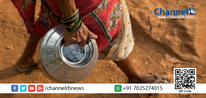 You are currently viewing കര്‍ഷകര്‍ ചരക്ക് വാഹനങ്ങള്‍ തടയുന്നു.