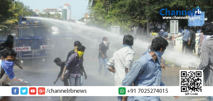 You are currently viewing വരള്‍ച്ചയ്ക്ക് മുന്നില്‍ തോറ്റു: സമരമുഖത്തു നിന്നും ജലപീരങ്കികള്‍ക്ക് താല്‍ക്കാലിക  വിട.