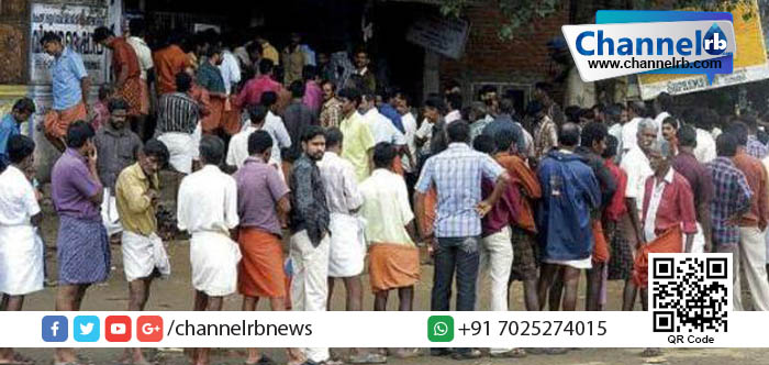 You are currently viewing ബിവറേജസ് ഔട്ട്‌ലെറ്റിനെതിരെ പ്രതിഷേധം ശക്തം; മരത്തിന് മുകളില്‍ കയറി ആത്മഹത്യ ഭീഷണി.