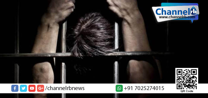 Read more about the article പൊതുസ്ഥലത്ത് മദ്യപാനം: അടിവസ്ത്രം മാത്രം ധരിപ്പിച്ച് സ്റ്റേഷനില്‍ പോലിസിന്റെ വക പ്രാകൃത ശിക്ഷ.