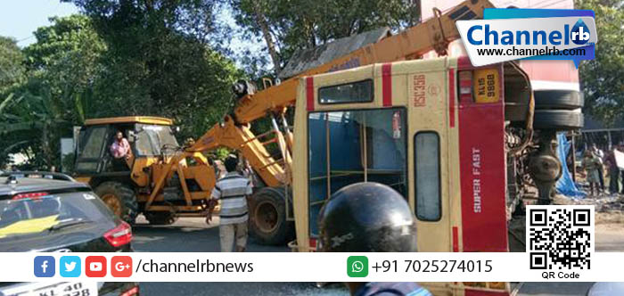 Read more about the article പെരുമ്പാവൂരില്‍ കെ.എസ്.ആര്‍.ടി.സി ബസ് മറിഞ്ഞ് 35 പേര്‍ക്ക് പരിക്ക്.