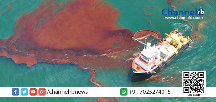You are currently viewing എണ്ണപാട ദുരന്തം; അധികൃതരും നാട്ടുകാരും കൈകോര്‍ത്ത് മാലിന്യ നിര്‍മാര്‍ജ്ജനം ത്വരിത ഗതിയില്‍.
