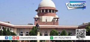 Read more about the article സിനിമയിലെ ദേശീയഗാനത്തിന് എഴുന്നേറ്റ് നില്‍ക്കേണ്ടതില്ലെന്ന് സുപ്രീം കോടതി.