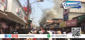 Read more about the article മിഠായിത്തെരുവില്‍ പരിശോധനയ്‌ക്കെത്തിയ അധികൃതരെ വ്യാപാരികള്‍ തടഞ്ഞു.