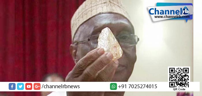 You are currently viewing പാസ്റ്റര്‍ക്ക് 706 കാരറ്റ് അപൂര്‍വ്വ വജ്രം ലഭിച്ചു.