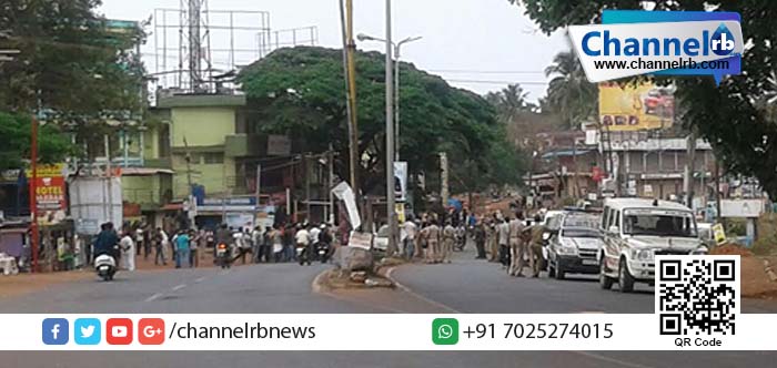 You are currently viewing കാസര്‍കോട്ടെ ഹര്‍ത്താലില്‍ ജനജീവിതം സ്തംഭിച്ചു; വാഹനങ്ങള്‍ തടഞ്ഞു, വനിതാ മാധ്യമപ്രവര്‍ത്തകയെ കൈയ്യേറ്റം ചെയ്തു.