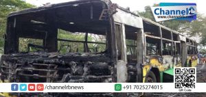 Read more about the article തൊടുപുഴയില്‍ ഓടിക്കൊണ്ടിരുന്ന ലോ ഫ്ളോര്‍ ബസ്സിന് തീപിടിച്ചു; യാത്രക്കാര്‍ തലനാരിഴയ്ക്ക് രക്ഷപ്പെട്ടു.