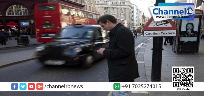 You are currently viewing മസ്‌ക്കറ്റിലെ കാല്‍ നടയാത്രക്കാരുടെ ശ്രദ്ധയ്ക്ക്: സൂക്ഷിച്ച് റോഡ് മുറിച്ച് കടക്കുക, ഇല്ലെങ്കില്‍ തടവും പിഴയും.