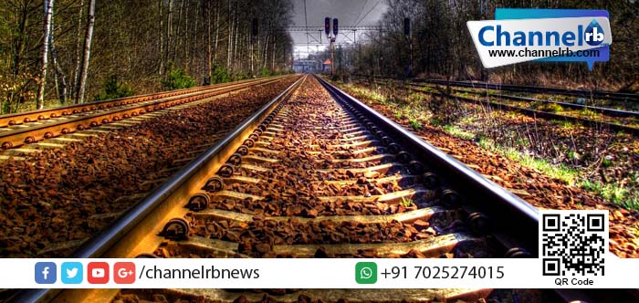 You are currently viewing കാസര്‍കോട് റെയില്‍ പാളത്തില്‍ ഗര്‍ത്തം: തിരുവനന്തപുരം എക്‌സ്പ്രസ് നിര്‍ത്തിയിട്ടു.