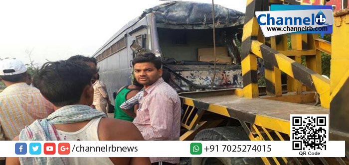 You are currently viewing അറസ്റ്റ് ചെയ്ത മാവോയിസ്റ്റുകളെ കോടതയിലേക്ക് കൊണ്ട് പോയ വാഹനത്തിന് നേരെ അക്രമണം; ഏഴ് പോലീസുകാര്‍ കൊല്ലപ്പെട്ടു.