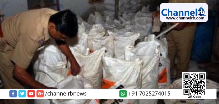 You are currently viewing വന്‍ സ്‌ഫോടക വസ്തു ശേഖരവുമായി മൂന്ന് പേര്‍ അറസ്റ്റില്‍.