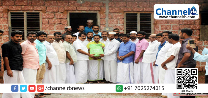 Read more about the article നിര്‍ധന കുടുംബങ്ങള്‍ക്ക് റമളാന്‍ കിറ്റ് വിതരണവും ധനസഹായവും നല്‍കി മാതൃകയായി കുമ്പഡാജെ യൂത്ത് ലീഗ് പ്രവര്‍ത്തകര്‍.