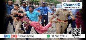 Read more about the article ശമ്പളകുടിശ്ശിക ആവശ്യപ്പെട്ട ജോലിക്കാരിക്ക് മേൽ മോഷണക്കുറ്റം ആരോപിച്ചതിൽ പ്രതിഷേധിച്ചുകൊണ്ട് ഡൽഹിയിൽ വീട്ടുജോലിക്കാരുടെ പ്രതിഷേധം