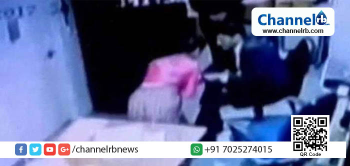 You are currently viewing മേലുദ്യോഗസ്ഥന്‍ സാരി അഴിക്കാന്‍ ശ്രമിച്ചു, പരാതിപ്പെട്ട യുവതിയുടെ പണിയും പോയി