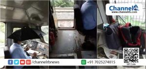 Read more about the article കുടപിടിച്ച് ട്രെയിന്‍ ഓടിക്കേണ്ട ഗതികേട് ലോക്കോ പൈലറ്റിന്; ജാര്‍ഖണ്ഡിലെ ബെര്‍മോസ് സ്റ്റേഷനിലെത്തിയ ഒരു ട്രെയിനിലെ ദൃശ്യങ്ങള്‍ വൈറലായി