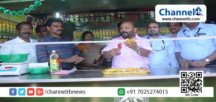 You are currently viewing കേര ഉല്‍പന്നങ്ങള്‍ ഒരു കുടക്കീഴില്‍ ലഭ്യമാക്കും, അഗ്രോ സൂപ്പര്‍ ബസാറുകള്‍ ആരംഭിക്കും: കൃഷിമന്ത്രി