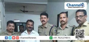 Read more about the article ഒഴിഞ്ഞ സിഗരറ്റ് പാക്കറ്റിനുള്ളിലാക്കി പാന്‍മസാല വില്‍പ്പന; കട ഉടമയെ പോലിസ് കാത്തിരുന്ന് പിടികൂടി