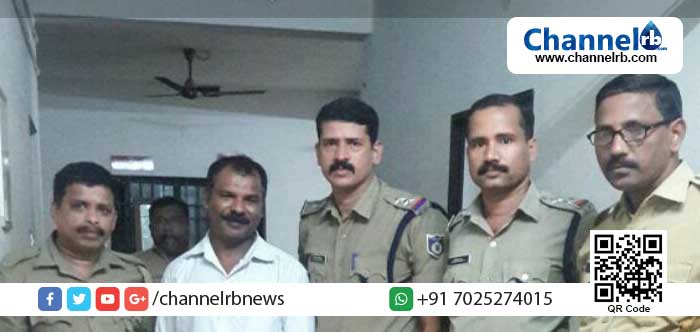 You are currently viewing ഒഴിഞ്ഞ സിഗരറ്റ് പാക്കറ്റിനുള്ളിലാക്കി പാന്‍മസാല വില്‍പ്പന; കട ഉടമയെ പോലിസ് കാത്തിരുന്ന് പിടികൂടി