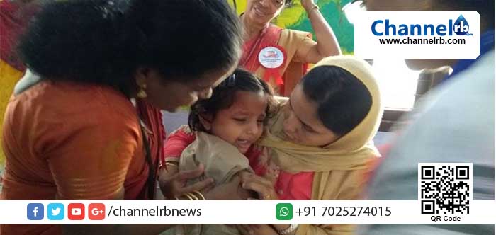 Read more about the article മീല്‍സ് റൂബെല്ല വാക്‌സിനേഷനെതിരേ വ്യാജ പ്രചരണങ്ങള്‍ സോഷ്യല്‍ മീഡിയയിലടക്കം ശക്തം; സ്വന്തം മകള്‍ക്ക് വാക്‌സിനേഷന്‍ നല്‍കി മാതൃകയായി ഒരു ജില്ലാകലക്ടര്‍