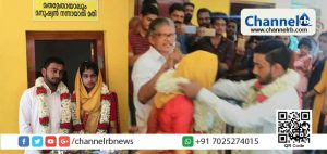 Read more about the article ‘അവളുടെ തലയിലെ തട്ടമോ, അവന്റെ നെറ്റിയിലെ ചന്ദനമോ, കണ്ടിട്ടല്ല. അവരുടെ ഉള്ളിലെ മതേതര കാഴ്ചപ്പാടുകളെയാണ് ഇഷ്ടപ്പെടുന്നത്’ വൈഷ്ണവിന്റെയും ഫാത്തിമത് ഫിദയുടെയും വിവാഹം സമൂഹ മാധ്യമങ്ങളില്‍ ചര്‍ച്ചയാകുന്നു