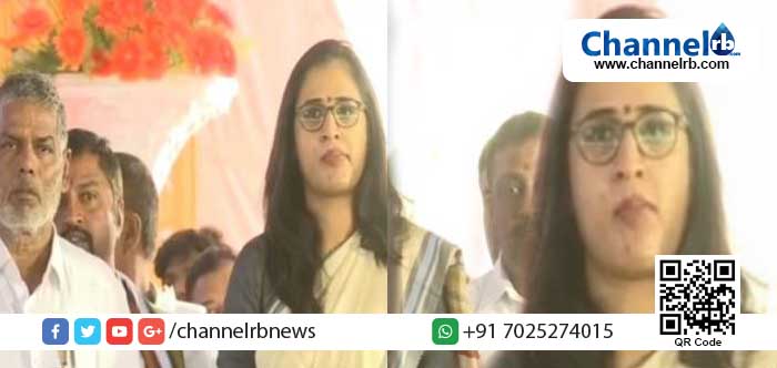 You are currently viewing മുഖ്യമന്ത്രി പങ്കെടുത്ത ചടങ്ങില്‍ സംസ്ഥാന കന്നഡഗീതം ആലപിക്കുന്നതിനിടെ ച്യുയിംഗം ചവച്ചു; ഐ.എ.എസ്. പ്രൊബേഷണറി ഉദ്യോഗസ്ഥ പ്രീതി ഗലോട്ടിന് കിട്ടിയത് എട്ടിന്റെ പണി