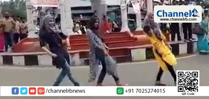 You are currently viewing മലപ്പുറത്തെ ജിമിക്കി കമ്മല്‍ ഫ്ലാഷ് മോബ് അഥവാ നിരന്തര പോരാട്ടത്തിലേർപ്പെട്ട കേരള മുസ്ലിം സ്ത്രീകളുടെ പ്രതീകം; വീഡിയോ കാണാം