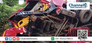 Read more about the article ചെറുകുന്ന് കെ.എസ്.ടി.പി റോഡില്‍ നിയന്ത്രണം വിട്ട വാന്‍ വൈദ്യുത തൂണിലിടിച്ച് മൂന്നുപേര്‍ക്ക് പരിക്ക്