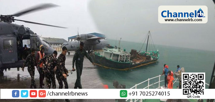 You are currently viewing ലക്ഷദ്വീപിൽ മണിക്കൂറിൽ 145 കിലോമീറ്റര്‍ വേഗതയില്‍ ആഞ്ഞടിച്ച് ഓഖി ചുഴലിക്കാറ്റ്; ഹെലിപാ‍ഡ് വെള്ളത്തിനടിയിലായി; കപ്പൽ സർവീസ് നിര്‍ത്തിവെച്ചു; തിരുവനന്തപുരം മുതൽ കാസർകോട് വരെ വലിയ തിരയ്ക്ക് സാധ്യതയുണ്ടെന്ന് മുന്നറിയിപ്പ്