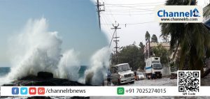 Read more about the article ഓഖി ചുഴലിക്കാറ്റ്; തലസ്ഥാനത്ത് നാട്ടുകാര്‍ നോക്കി നില്‍ക്കെ ഒരാളെ കടലില്‍ കാണാതായി; 275ഓളം മത്സ്യത്തൊഴിലാളികള്‍ കടലില്‍ കുടുങ്ങി; വ്യോമസേനയുടെ നിരീക്ഷണ ഹെലികോപ്റ്ററുകള്‍ തിരച്ചില്‍ തുടരുന്നു