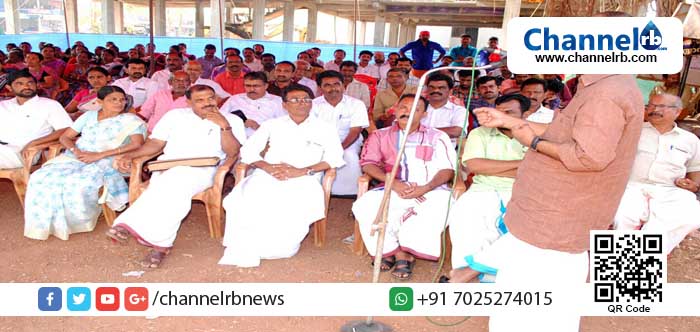 You are currently viewing കാസര്‍കോട് ജില്ലയിലെ സ്ത്രീകളുടെ കൊലപാതകക്കേസില്‍ പോലിസിന് പരാജയം; കാട്ടിയടുക്കത്ത് ദേവകി ആക്ഷന്‍ കമ്മിറ്റി സത്യാഗ്രഹം നടത്തി