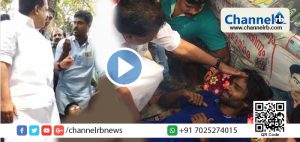 Read more about the article നിരാഹാരം കിടക്കുന്ന ശ്രീജിത്തിനെ കാണാനെത്തി; സെക്രട്ടറിയറ്റ് പടിക്കല്‍ നിരാഹാരം കിടന്നാല്‍ പൊടിയടിക്കുമെന്നും കൊതുക് കടിക്കുമെന്നും പറഞ്ഞത് ഓര്‍മപ്പെടുത്തി യുവാവ്; പരസ്യമായി നാണംകെട്ട് രമേശ് ചെന്നിത്തല (വീഡിയോ)