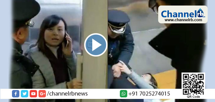 You are currently viewing സഹയാത്രികനായ ഭർത്താവ് എത്താൻ വൈകി; അധ്യാപിക ട്രെയിന്‍ വിടാന്‍ സമ്മതിക്കാതെ ബഹളമുണ്ടാക്കി; ഒടുവിൽ സംഭവിച്ചതെന്ത്? വീഡിയോ വൈറൽ ആകുന്നു