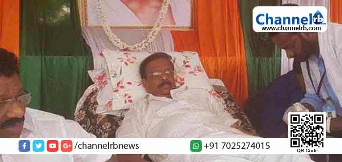 You are currently viewing ശുഹൈബ് വധത്തില്‍ കെ. സുധാകരന്‍ നടത്തിവരുന്ന നിരാഹാര സമരം നാളെ അവസാനിപ്പിക്കും; സി.ബി.ഐ അന്വേഷിക്കണമെന്ന ഹര്‍ജി ഹൈക്കോടതിയില്‍ സമര്‍പ്പിക്കും