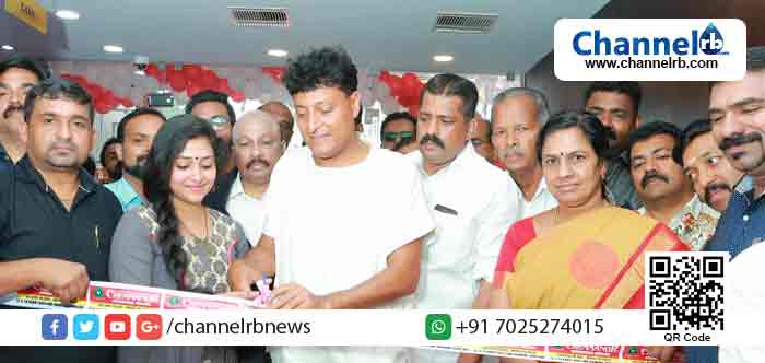 You are currently viewing ചെമ്മണൂര്‍ ഇന്റര്‍നാഷണല്‍ ജ്വല്ലേഴ്സിന്റെ പെരുമ്പാവൂര്‍ ഷോറും പ്രവര്‍ത്തനമാരംഭിച്ചു