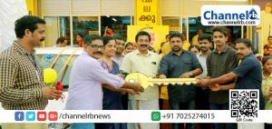 Read more about the article ബോബി ബസാറിൻ്റെ  ബമ്പര്‍ സമ്മാനമായ കാറിൻ്റെ  താക്കോല്‍ കൈമാറി