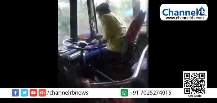 You are currently viewing യാത്രക്കാരുടെ ജീവന് പോലും വിലകല്‍പിക്കാതെ ബസ് ഓട്ടുന്നതിനിടേ ഡ്രൈവറുടെ മൊബൈല്‍ ഫോണ്‍ വിളി; ബസ്സില്‍ സഞ്ചരിച്ച യുവതി പോസ്റ്റ് ചെയ്ത വീഡിയോ വൈറലാവുന്നു