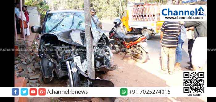 You are currently viewing നിയന്ത്രണം വിട്ട കാര്‍ ബസ് കാത്തുനിന്ന രണ്ടുപേരെ ഇടിച്ചിട്ടു; ഇരുവരെയും സമീപത്തെ ആശുപത്രിയിലെത്തിച്ചെങ്കിലും ജീവന്‍ രക്ഷിക്കാനായില്ല; കണ്ണൂർ മാങ്ങാട്ട് നടന്ന അപകടം നാടിനെ നടുക്കി