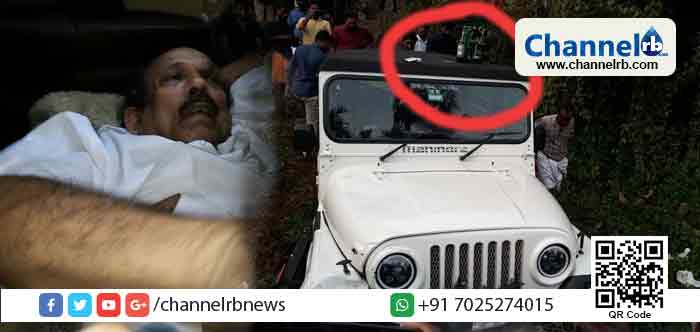 You are currently viewing നടന്‍ മാമുക്കോയ സഞ്ചരിച്ച വാഹനമിടിച്ച് ബൈക്ക് യാത്രികര്‍ക്ക് പരിക്ക്; ഒരാളുടെ നില ഗുരുതരം; അപകട കാരണം അമിത മദ്യപാനം; ജീപ്പില്‍ നിന്നും മദ്യകുപ്പിയും ഗ്ലാസും കണ്ടെടുത്തു