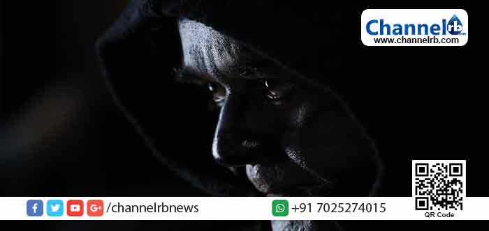 Read more about the article ആരാധകരെ അമ്പരപ്പിച്ച് നടന്‍ മോഹന്‍ലാല്‍; ഒടിയനിലെ മാണിക്യന്റെ വിശ്വരൂപം പുറത്തുവിട്ടു