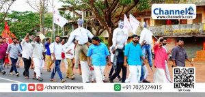 Read more about the article ആസിഫയുടെ കൊലപാതകത്തില്‍ പ്രതിഷേധിച്ച് ഡിവൈ.എഫ്.ഐ പ്രതികളെ പ്രതികാത്മകമായി തൂക്കിലേറ്റി