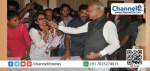 Read more about the article മാ​ധ്യ​മ​പ്ര​വ​ര്‍​ത്ത​ക​യു​ടെ ക​വി​ളി​ല്‍ ത​ലോ​ടി പുലിവാലുപിടിച്ച ത​​മി​​ഴ്​​​നാ​​ട്​ ഗ​​വ​​ര്‍​​ണ​​ര്‍ മാപ്പ്​​ പ​​റ​​ഞ്ഞു