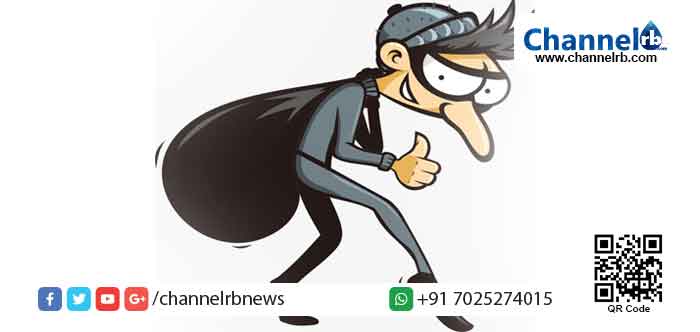 You are currently viewing വീട്ടിലെ പൂജാ മുറിയില്‍ സൂക്ഷിച്ച സ്വര്‍ണം മോഷണം പോയി; വീട്ടമ്മയുടെ പരാതിയില്‍ കള്ളനെ പിടികൂടിയപ്പോള്‍ പോലിസും ഞെട്ടി