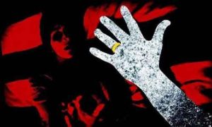 Read more about the article മദ്യം നല്‍കി വീട്ടമ്മയായ യുവതിയെ കൂട്ടബലാത്സംഗം ചെയ്ത സംഭവം; സ്വമേധയ കേസെടുത്ത് വനിത കമ്മീഷന്‍