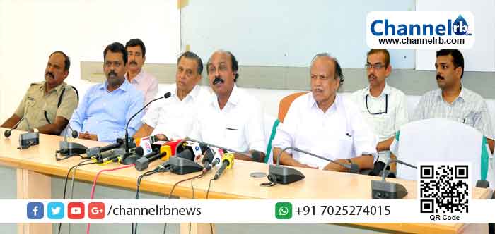 Read more about the article പെരിയ ഇരട്ട കൊലപാതകം: കാസർകോട് കളക്ടറേറ്റില്‍ സര്‍വ്വകക്ഷി സമാധാനയോഗം ചേർന്നു