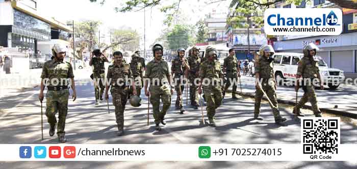 You are currently viewing അനിഷ്ട സംഭവങ്ങൾ ഒഴിവാക്കാൻ പോലീസ് അതീവ ജാഗ്രത പാലിക്കുന്നു; കാസർകോട്- കാഞ്ഞങ്ങാട് മേഖലകളിൽ വൻ പോലീസ് സന്നാഹം