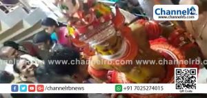 Read more about the article പണിക്കോയിറ്റേ.? മുത്തപ്പൻ തെയ്യം ചോദിച്ചപ്പോൾ കേട്ടുനിന്നവർ ആദ്യം അമ്പരന്നു; പിന്നീട് കൂട്ടച്ചിരി; സംഭവം വിശ്വാസികൾക്കിടയിൽ വിവാദമാകുന്നു