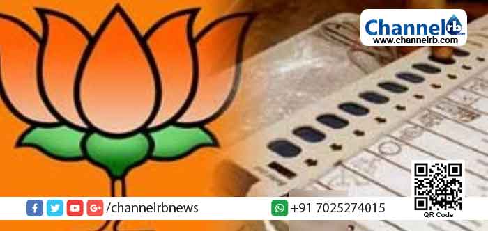 You are currently viewing കൈപ്പത്തിക്ക് കുത്തിയാൽ താമര വിരിയും; വോട്ടിംഗ് യന്ത്ര തകരാറുകള്‍ക്കെതിരായ പരാതി കേരളത്തിലും ഉയരുന്നു; പലയിടത്തും ഗുരുതര ക്രമക്കേട്