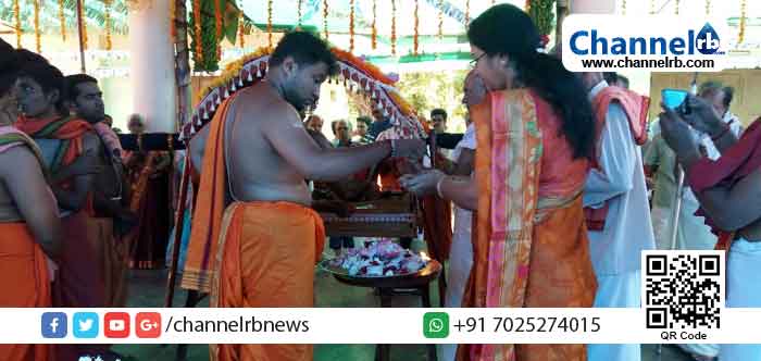 Read more about the article ഹിന്ദു ക്ഷേത്രങ്ങൾക്കുള്ളിൽ ഷർട്ട് ധരിക്കാനുള്ള വിലക്ക് പിൻവലിക്കുന്നതിന് കേരളാ സർക്കാർ ഒരുങ്ങുന്നു; സർക്കാർ തന്ത്രിമാരുടെ അഭിപ്രായം തേടി